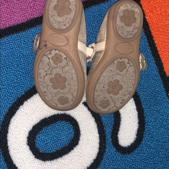 Gold shoes Toddler 6 - Picture 3 of 4